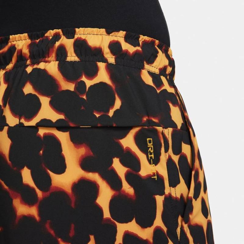 Pánské šortky Nike Unlimited Studio 72 - tygrované