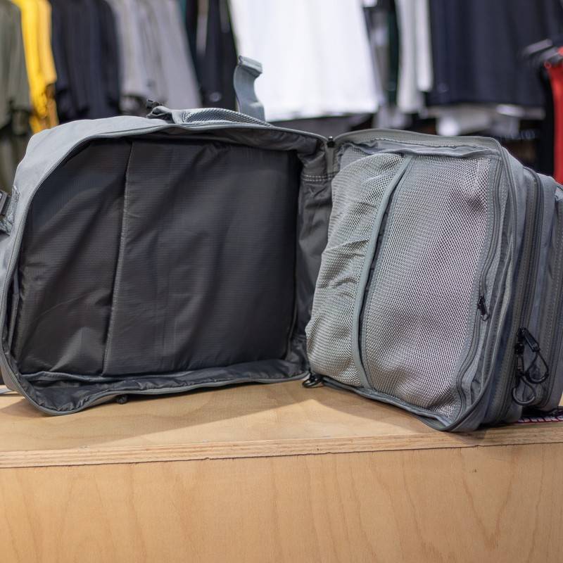 Fitness batoh WORKOUT Pro - 40 l - šedivý
