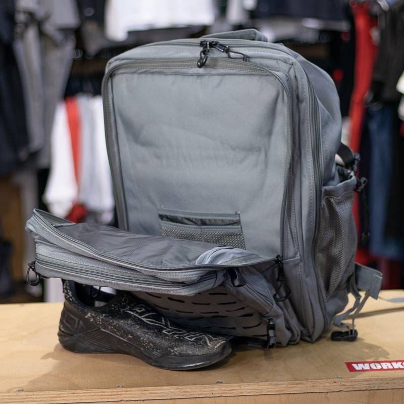 Fitness batoh WORKOUT Pro - 40 l - šedivý