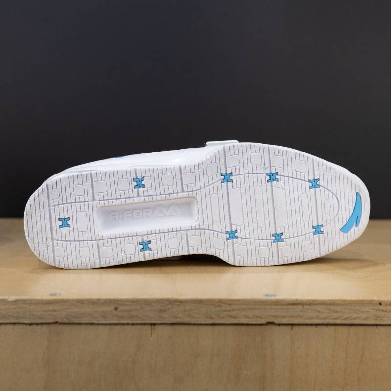 Weightlifting shoes ANTA - piece on display