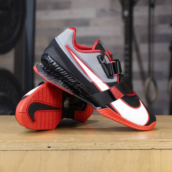 Gewichtheberschuhe Nike Romaleos rot/schwarz