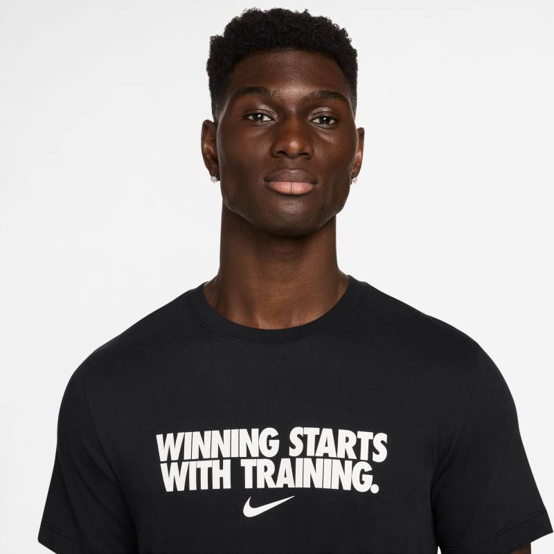 Nike Mens Tričko - winning starts with training - black