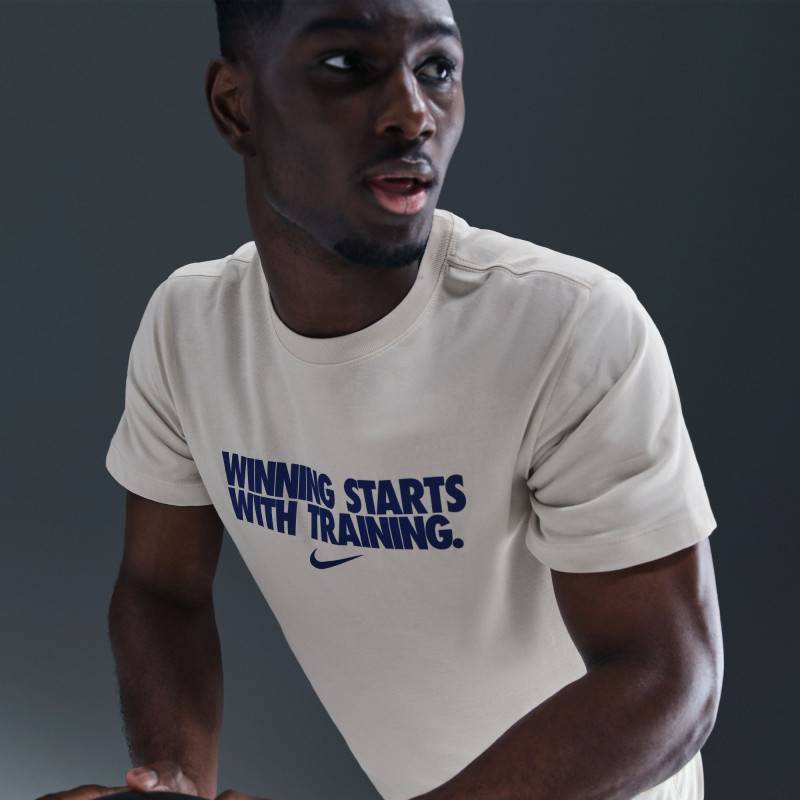 Nike Tričko Uomo - La vittoria inizia con lallenamento - blu