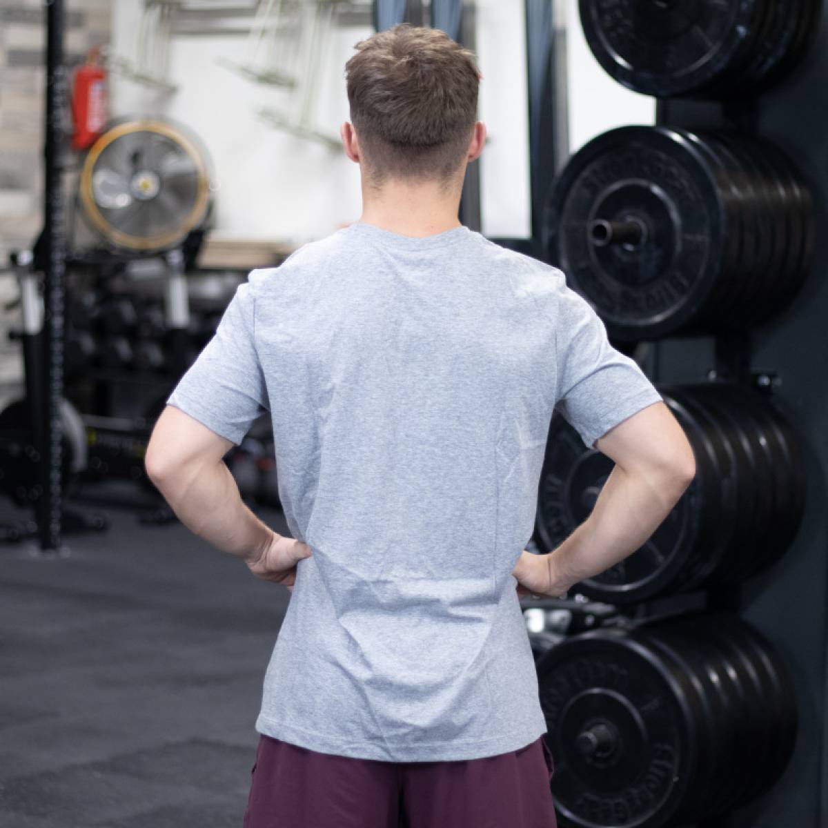 Man T-Shirt Nike Believe Heave Hold - grey light